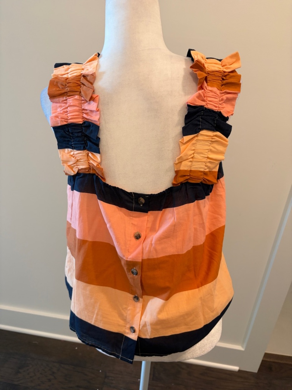 New With Tags Evereve Roan & Ryan Jessie Stripe Ruffle Tank Sz M - Picture 4 of 10